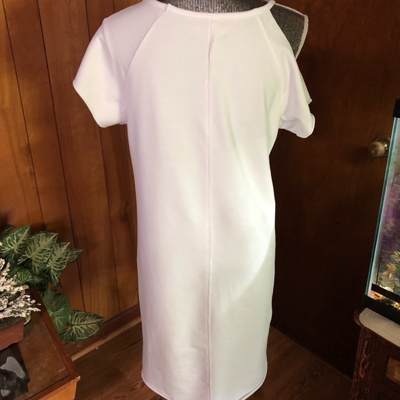 Sunidays Dress length T-shirt with one open shoulder - Picture 3 of 4